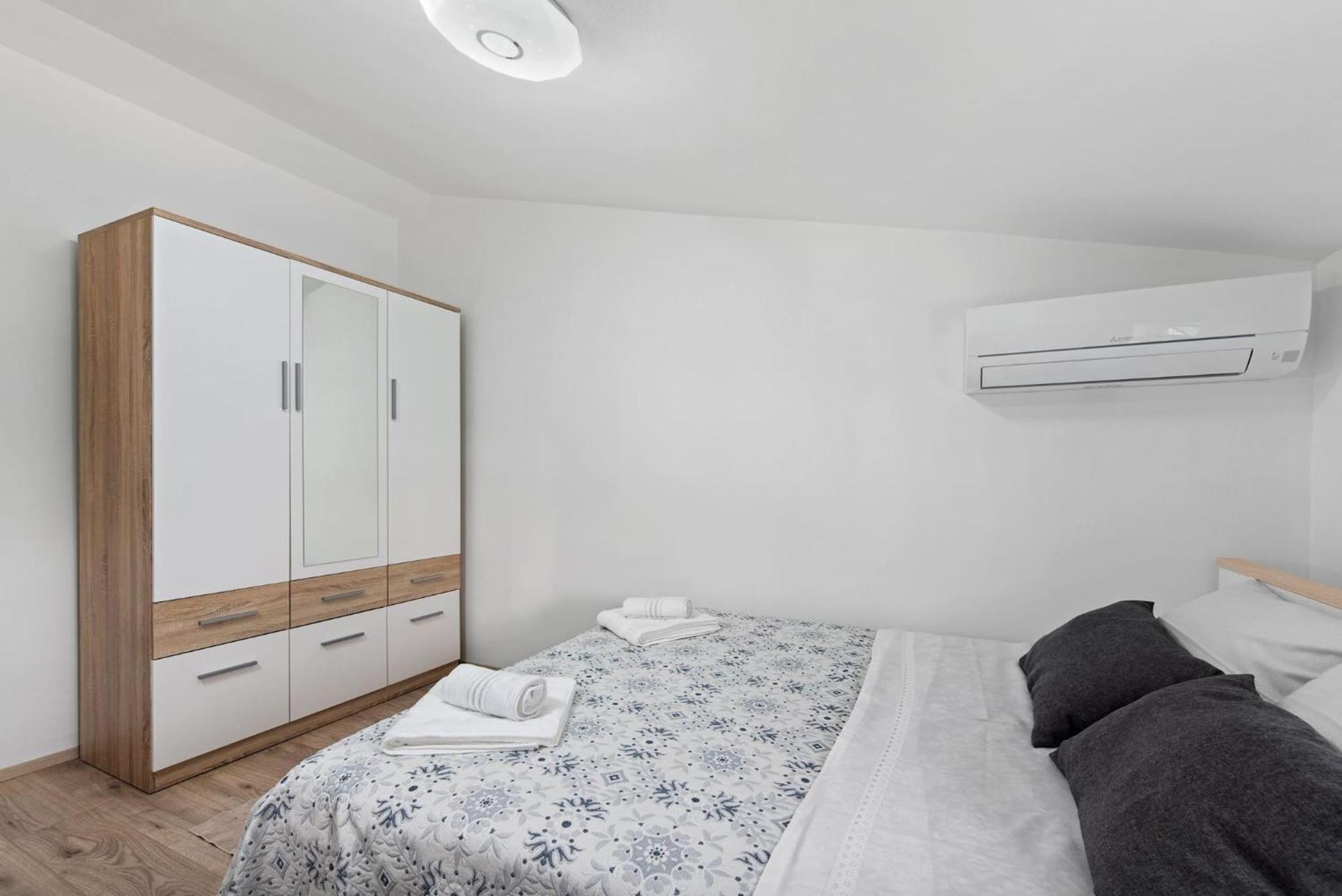 Holiday Home Sea Premantura Ngoại thất bức ảnh