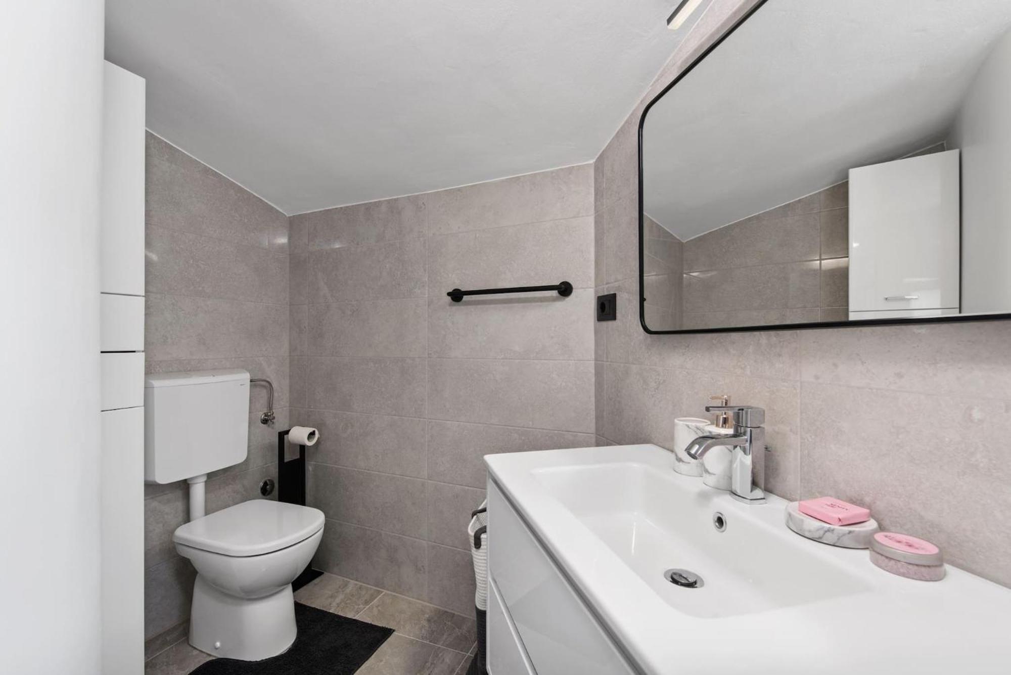 Holiday Home Sea Premantura Ngoại thất bức ảnh