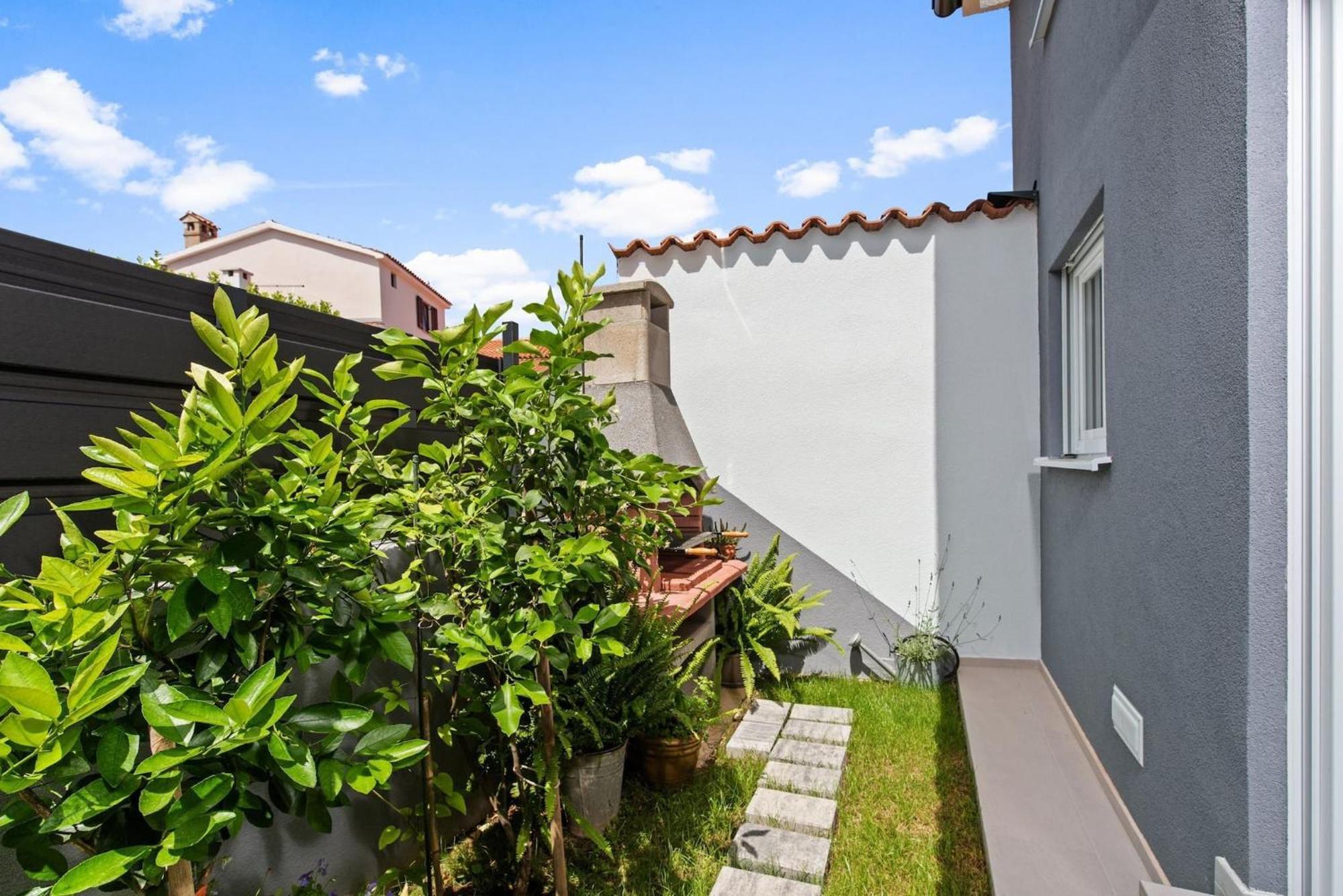Holiday Home Sea Premantura Ngoại thất bức ảnh